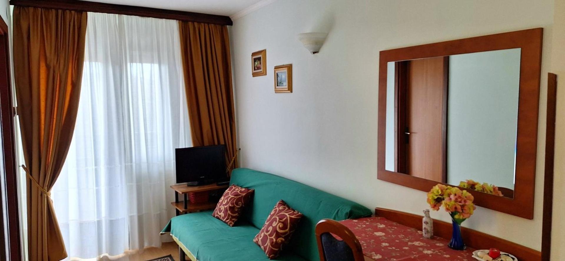 Apartments And Rooms Laura Pazin Exterior foto